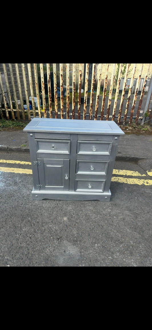 Grey Dresser